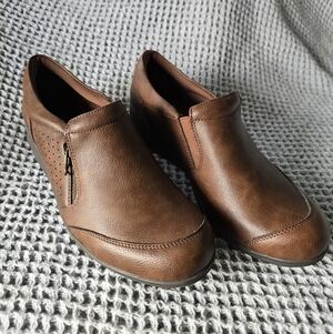 Women's shoes Baretraps